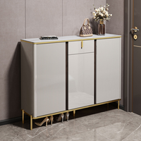 Meuble à chaussures de luxe léger à portes cannelées avec plateau en pierre frittée, armoire de rangement fermée pour chaussures avec banc à chaussures en option pour l'entrée