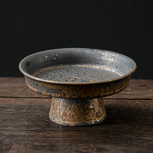 Plato Redondo de Cerámica con Incrustaciones Doradas, Hecho a Mano, Estilo Wabi Sabi, para Fiestas, Hogar, Hotel, Restaurante - Product Image 1