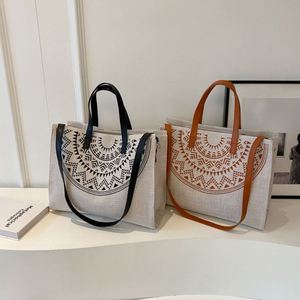 Sac cabas rétro à bandoulière pour femme, grande capacité, en denim délavé, idéal pour le printemps, l'été, l'automne et l'hiver - Product Image 1