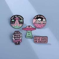 Broche en émail gothique dessin animé alien Broches Halloween UFO Space Broches Goth Friends Lapel Badges pour vêtements Sac à dos Metal Crafts
