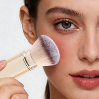 Kuas Rias Wajah Bulu Sintetis Rose Gold, Kuas Foundation, Kuas Kipas Pipih, Gagang Logam untuk Perona Pipi