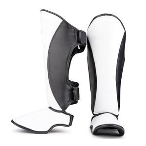 Protector de Espinilla de Cuero Sublimado Personalizado OEM para Unisex, Diseño Único, Protector de Espinilla Negro para Boxeo, Logotipo Personalizado - Product Image 3