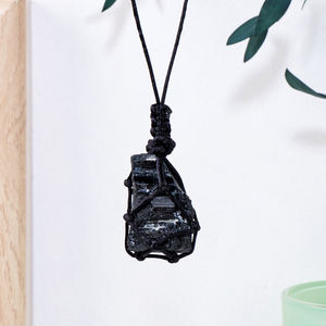 สร้อยคอจี้หินพลังงานเพื่อสุขภาพ ทำจากคริสตัลธรรมชาติ ทัวร์มาลีนสีดำ สำหรับตกแต่ง - Product Image 1