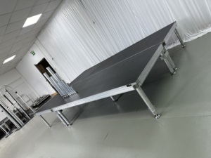 Contrachapado de escenario de aluminio cuadrado portátil con certificación TUV ESI para pantallas de escenario Wenger en movimiento - Product Image 4