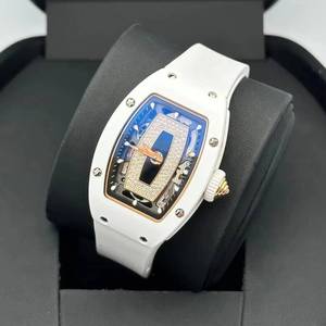 Reloj mecánico de alta gama hecho a medida, modelo 0701, con bisel negro y cerámica blanca, con diamantes de calidad VVS, para mujer, ideal para banquetes formales. - Product Image 3