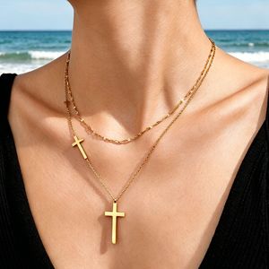 Collar de Cadena Cruzada de Acero Inoxidable Chapado en Oro, el Más Vendido en Joyería para Mujer 2026 - Product Image 1
