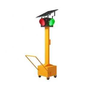 Feux de signalisation portables à 4 côtés de 300 mm avec panneau solaire utilisés sur les chantiers routiers - Product Image 1