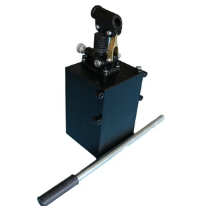 <b>Manual</b> Hydraulic <b>Pump</b> With Oil Tank PM Series Steel And Aluminum Construction For Industrial Use - Product Image 4