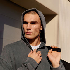 Sudadera con capucha con forro térmico polar de algodón de fabricante al por mayor, Sudadera con capucha de dos tonos con gráfico de letras de diseñador personalizado - Product Image 6