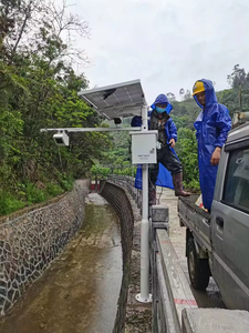 China Factory 24GHZ Módulo de <span class=keywords><strong>sensor</strong></span> de flujo de agua 0,1-20 m/s Medidor de flujo de radar para medición de red de tuberías subterráneas y fluviales - Product Image 3