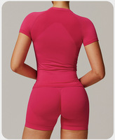 RUIQUWIN Ensemble de yoga 2 pièces uni pour femme, respirant, séchage rapide, haut à manches courtes et short de fitness taille haute extensible dans quatre directions