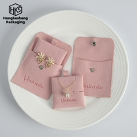 Pochette à bijoux en microfibre rose avec bouton, logo personnalisé en relief, pochette à bijoux enveloppe pour collier, boucles d'oreilles, emballage cadeau pour bijoux