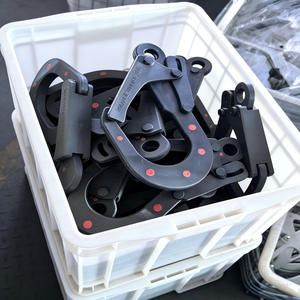 ตะขอเกี่ยวนิรภัยแบบหนาพิเศษ OEM แบบกำหนดเองได้  คาราไบเนอร์แบบฉนวนกันไฟฟ้า ไม่นำไฟฟ้า สำหรับอุตสาหกรรมไฟฟ้า ตะขอเกี่ยวนิรภัยแบบฉนวนกันไฟฟ้าแบบหนาพิเศษ - Product Image 1