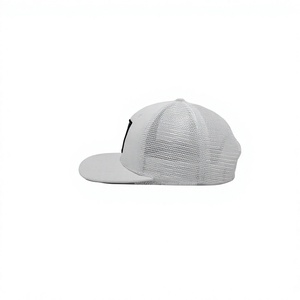 Gorra Trucker Personalizada con Bordado, Estructurada, de 6 Paneles, con Malla Trasera Blanca, para Adultos, de Alta Calidad para Uso Diario al Aire Libre, Hecha en Vietnam - Product Image 2