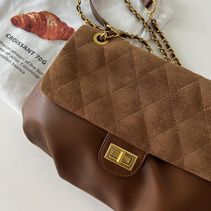 Bolso de Hombro Grande para Mujer, Color Marrón Sólido, Correa de Cadena, Cierre con Bloqueo, Uso Diario - Product Image 2