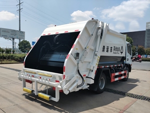 Camión Compactador de Basura Dongfeng 4x2, Compacto, para Exteriores, para la Recolección y Reciclaje de Residuos Agrícolas - Product Image 5