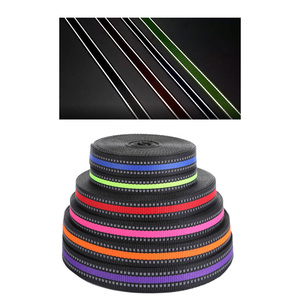 Noir Doux Haute Visible <span class=keywords><strong>2</strong></span>.2CM Double Face Réfléchissant Fournitures Pour Animaux De Compagnie Ruban En Nylon Enveloppé De Bord Sangle Bande De Bordure Bande Sangle - Product Image 4