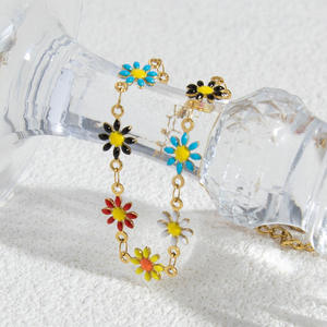 Pulsera de Flor de Margarita de Acero Inoxidable, Joyería Unisex de Regalo, Estilo Europeo, Diseño de Cadena de Eslabones con Pureza de 18K - Product Image 4