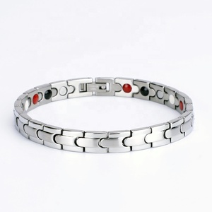 Pulseira de Energia Bio Magnética em Aço Inoxidável Prateado para Homens e Mulheres - Product Image 1