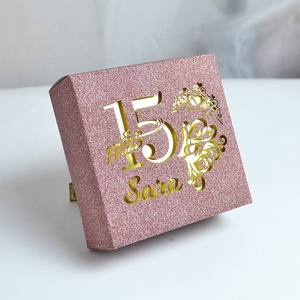 Caja para Recuerdos de Quinceañera Personalizada con Purpurina y Corte Láser Estilo Antifaz con Papel de Revestimiento - Product Image 2