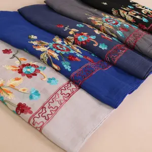 Sciarpa da donna ricamata in cotone nuovo di alta qualità sciarpa lunga ricamata retrò scialle islamico foulard donne musulmane Hijab