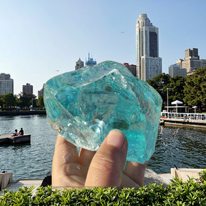La pierre de verre la plus vendue de 5 à 8cm est utilisée pour construire du verre cassé irrégulier dans les murs en gabions - Product Image 1