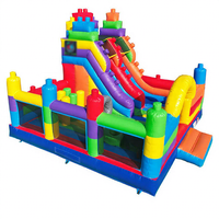 Château gonflable avec toboggan et blocs de construction, structure gonflable avec souffleur pour enfants et adultes à vendre