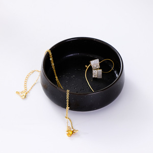 Plato Decorativo Redondo de Cerámica/Porcelana, Estilo Nórdico Moderno Minimalista, Color Sólido, Bandeja para Joyas, para Fiestas y Uso Doméstico - Product Image 3