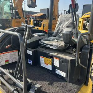 Mini-excavatrice Komatsu PC30 d'occasion en bon état, à bras zéro, d'origine japonaise, petite excavatrice à prix avantageux pour l'aménagement paysager - Product Image 6