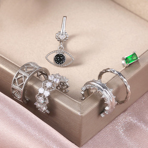 Boucles d'oreilles manchette à clous en cristal pour femme, style cartilage, accessoires minimalistes pour usage quotidien - Product Image 6