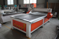 Routeur CNC économique de Jinan pour la sculpture sur bois et la fabrication de portes en bois – Machine de découpe CNC à vendre
