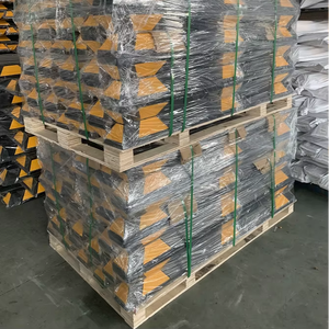 自動車駐車装置1650mmゴムホイールストッパーガレージ & 駐車場用プラスチック - Product Image 4