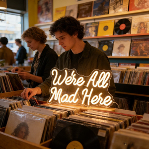 Insegna LED al Neon 'We're All Mad Here' Luce Bianca Calda a Tema Alice nel Paese delle Meraviglie per Decorazione Camera da Letto e Bar - Product Image 6