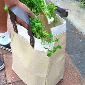 Sacs de courses réutilisables en jute écologiques, style marché français, avec poignées en similicuir et poche intérieure en plastique - Product Image 4