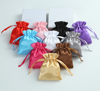 8*10cm pas cher Satin bijoux sac fête de mariage bonbons paquet organisateur vêtements personnalisé champignon cordon sacs