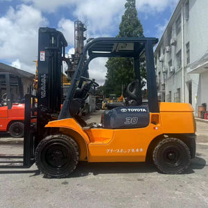 Montacargas Diésel de 3 Toneladas para Trabajo Pesado, Apilador Japonés con Desplazamiento Lateral y 3 Mástiles - Product Image 1