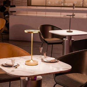 <span class=keywords><strong>Lampada</strong></span> <span class=keywords><strong>da</strong></span> Tavolo Ricaricabile Wireless con Controllo Touch, Design Moderno e Semplice per Arredamento Casa, Soggiorno, <span class=keywords><strong>Scrivania</strong></span> e Comodino - Product Image 2