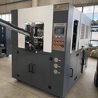 Machine de soufflage PET à 2 cavités, idéale pour la production automatique dans les petites et moyennes usines de boissons