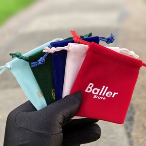 Bolsa de Terciopelo de Alta Calidad con Cordón, Impresión de Logotipo Personalizado, Contenedor Suave para Recuerdos de Boda, Empaque de Joyería - Product Image 1