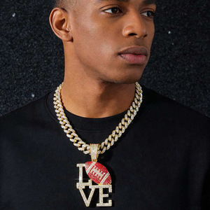 Nouveaux Colliers Pendentifs en Alliage Plaqué Or et Argent Style Hiphop Luxe Léger pour Hommes, Lettre Rouge Rugby, Bijoux de Mode en Gros - Product Image 2
