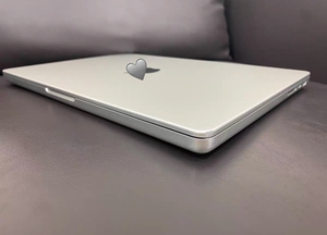 MacBook Pro มือสอง ขนาด 14.2 นิ้ว ปี 2023 รุ่น A2992 โน้ตบุ๊ก Apple M3 Max 14 คอร์ แรม 36GB SSD 1TB หน้าจอ Liquid Retina XDR ขนาด 14.2 นิ้ว - Product Image 5