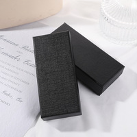 Boîte à montre noire haut de gamme à couvercle rabattable, boîte cadeau pour bijoux et accessoires, en carton rigide avec plateau intérieur estampé, vente en gros