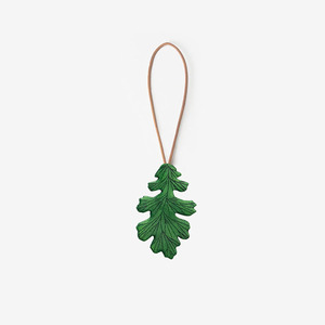Oak Leaf Car Hanger Key Fastener Premium Leather Bag Pendant Key Chains Metal Material