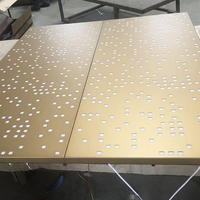 Plafond en aluminium perforé sur mesure pour restaurant de luxe, design nuage avec éclairage LED, Arabie Saoudite