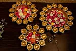 Urli Diya con forma de loto de Metal decorativo tradicional hecho de latón para flores flotantes hermoso cuenco decorativo Diwali Diya - Product Image 3