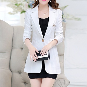 Traje de Mujer - Formal a Media Pierna con un Solo Botón, Estilo Moderno - Product Image 6