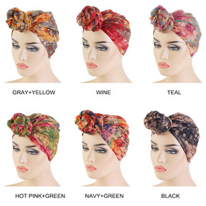 <span class=keywords><strong>Bandana</strong></span> Bali in Voile Tie-Dye alla Moda, Turbante Annodato con Pompon <span class=keywords><strong>per</strong></span> Donne, Accessorio di Lusso <span class=keywords><strong>per</strong></span> <span class=keywords><strong>Capelli</strong></span> - Product Image 6