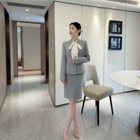 Ensemble de tailleur OEM ODM gris pour femme, jupe formelle, blazer ajusté à col montant, jupe crayon, chemisier à nœud papillon, pour bureau, hôtel, réception