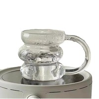 Venta al por mayor de fábrica: Taza de vidrio de borosilicato de 430 ml con asa, logotipo personalizado, apilable, transparente, para café y zumo, apta para microondas.