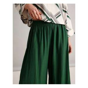 กางเกงลำลองผ้าระบายอากาศสำหรับผู้หญิง ให้ความรู้สึกเบาสบาย ทรงหลวม และเคลื่อนไหวง่าย เหมาะสำหรับการนั่งหรือยืนเป็นเวลานาน - Product Image 3